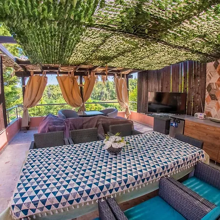 Вилла Deluxe Sani Relax *