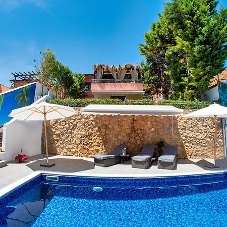 Deluxe Sani Relax باراليا ساني