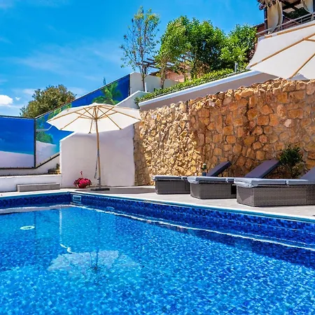 Deluxe Sani Relax فيلة باراليا ساني