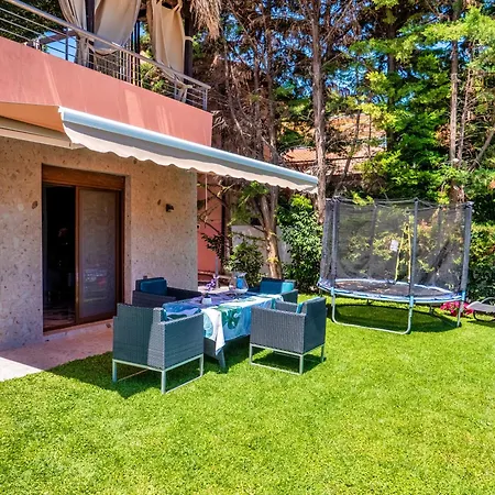 Deluxe Sani Relax Villa