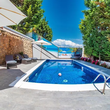 Deluxe Sani Relax Villa *