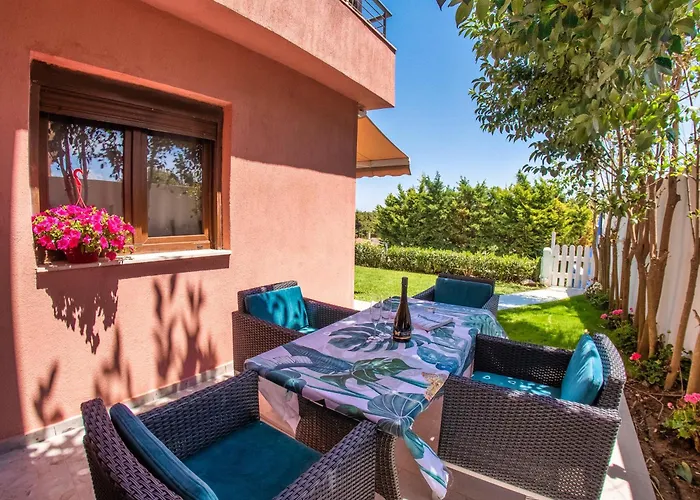 Villa Deluxe Sani Relax *